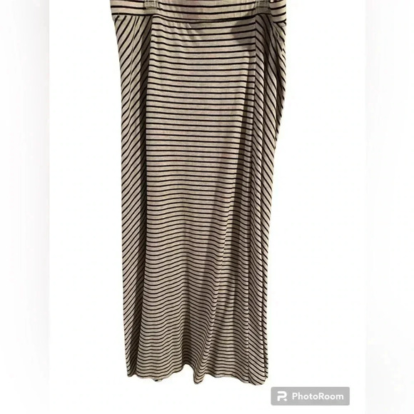 6/$20. Maxi long stripe skirt floor length size 1x. Very long - Picture 1 of 5